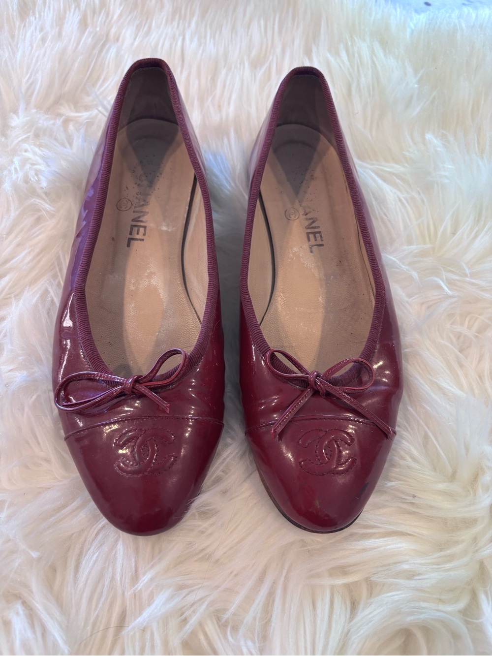 Vintage CHANEL Burgundy Patent Leather Ballet Flats with Bow - Picture 11 of 12